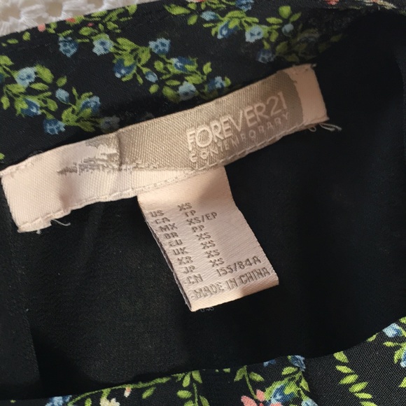 •Forever 21 Floral 3/4 Sleeve Dress• - Picture 6 of 7